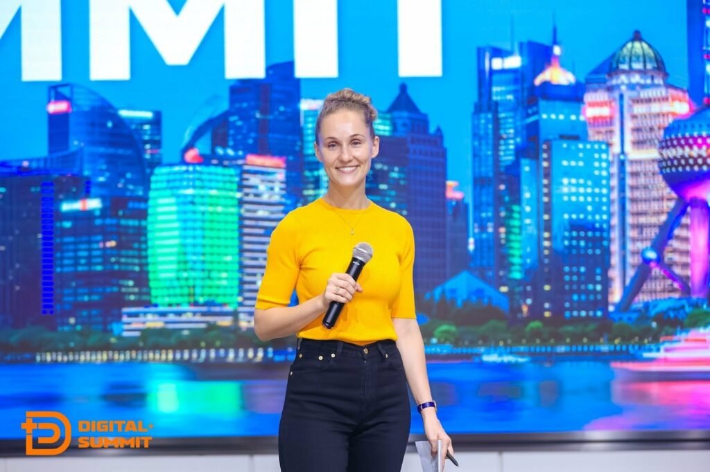 Keynote Speaker Definition. Photo by Ashley Dudarenok.