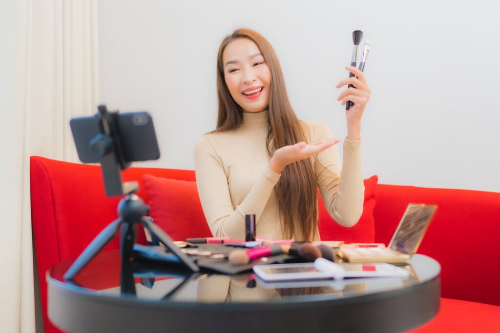 social commerce: chinese influencer about makeup
